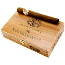 PADRON SERIE 1926  80YEARS NATURAL 6 3/4X54  (8)