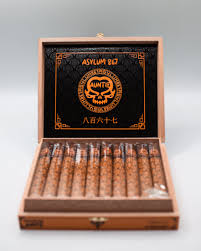 [INTREF001312] ASYLUM 867 AUNTIE PETITE CORONA 5X44  (20)