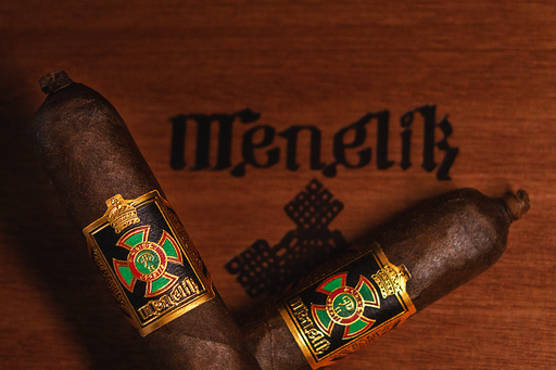 [INTREF003762] FOUNDATION MENELIK PETITE ROBUSTO 4 1/2X52  (12)