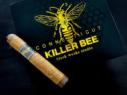 [INTREF007742] OVEJA NEGRA KILLER BEE PETITE CORONA 4 1/2X46 (24)
