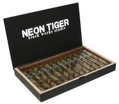 [INTREF007758] OVEJA NEGRA NEON TIGER 5X48  (13)