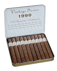 [INTREF009366] RP VINTAGE 1999 MINIS  4-1/4X32 (100) ROCKY PATEL
